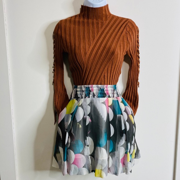 Luc. Duchene Chiffon Mini Skirt with Pockets - Picture 2 of 7